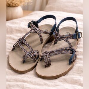 Chaco Sandals Womens Size 10 Strappy Hiking Sandals Comfort Outdoor Travel